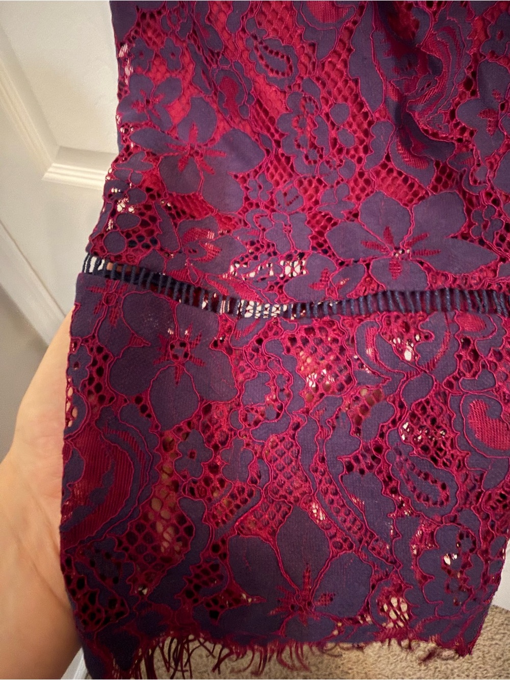 Guess Lace Bodycon Dress in Burgundy S - Picture 7 of 8